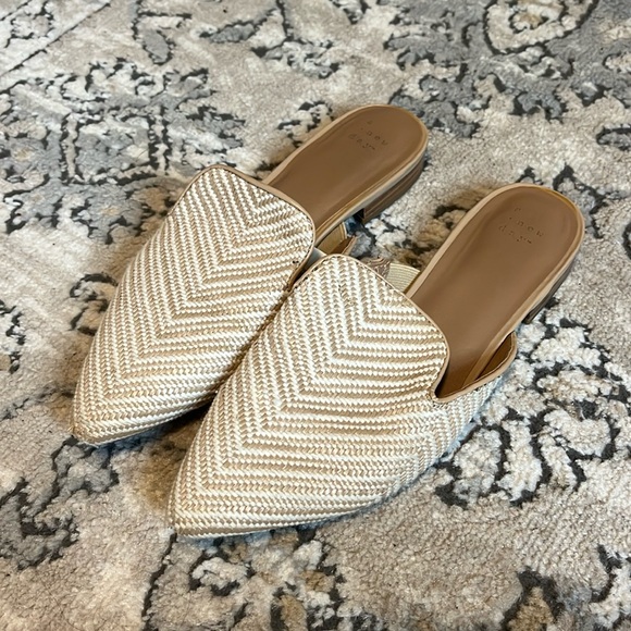 Woven/textured white and beige/nude size 7 mules - Picture 1 of 4